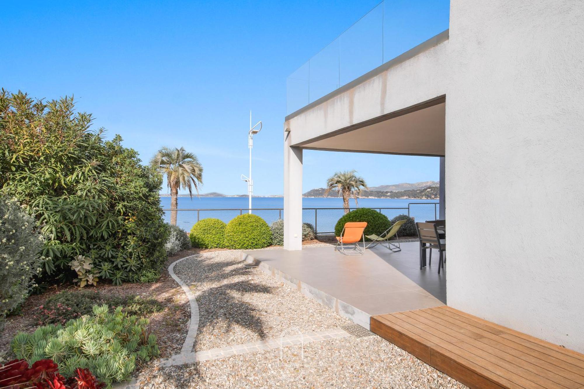 Villa Antoine Appartement Rdj Vue Mer Clim Wifi Parking Plage 50M La Garonne Le Pradet Eksteriør bilde