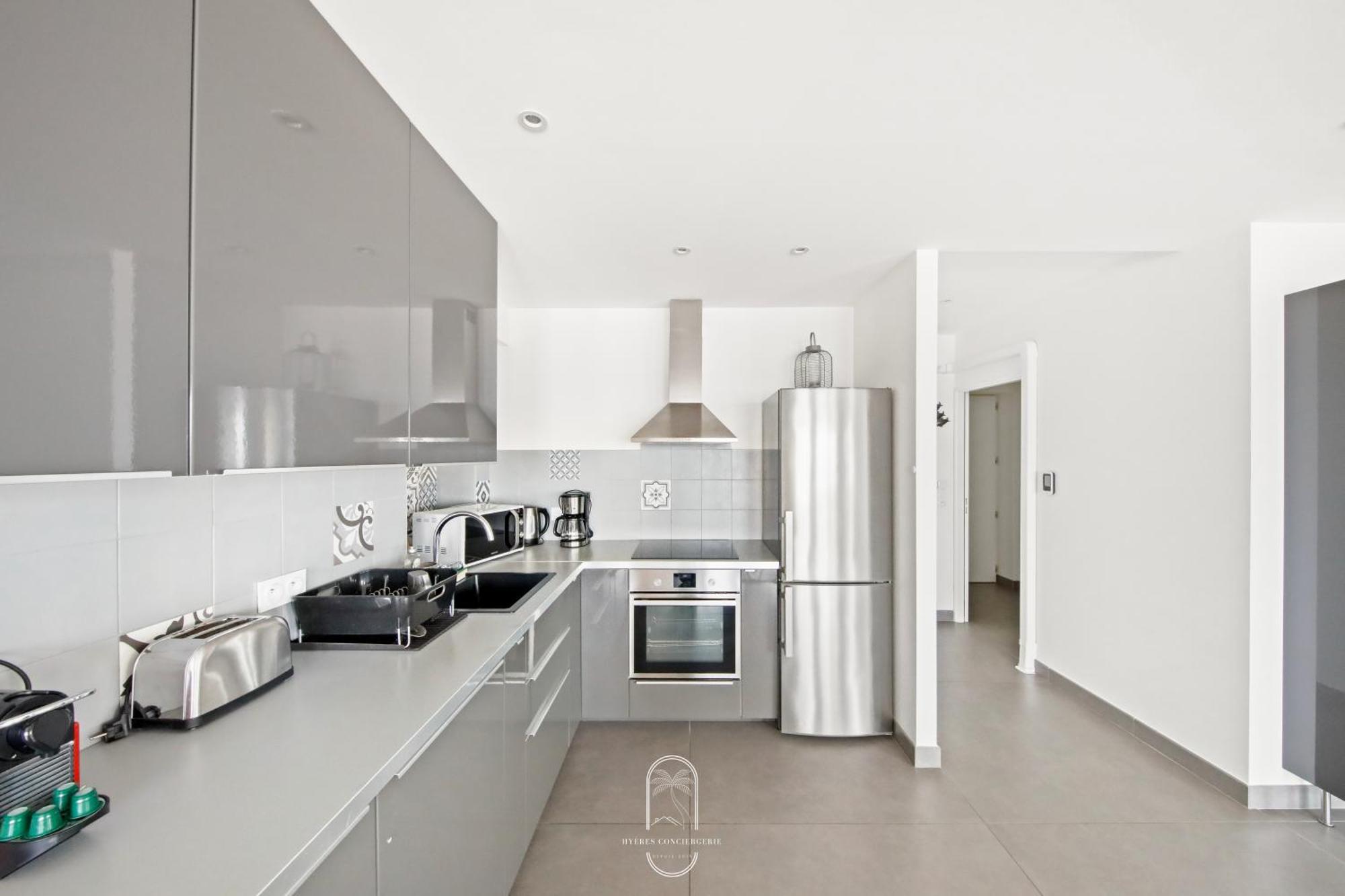 Villa Antoine Appartement Rdj Vue Mer Clim Wifi Parking Plage 50M La Garonne Le Pradet Eksteriør bilde