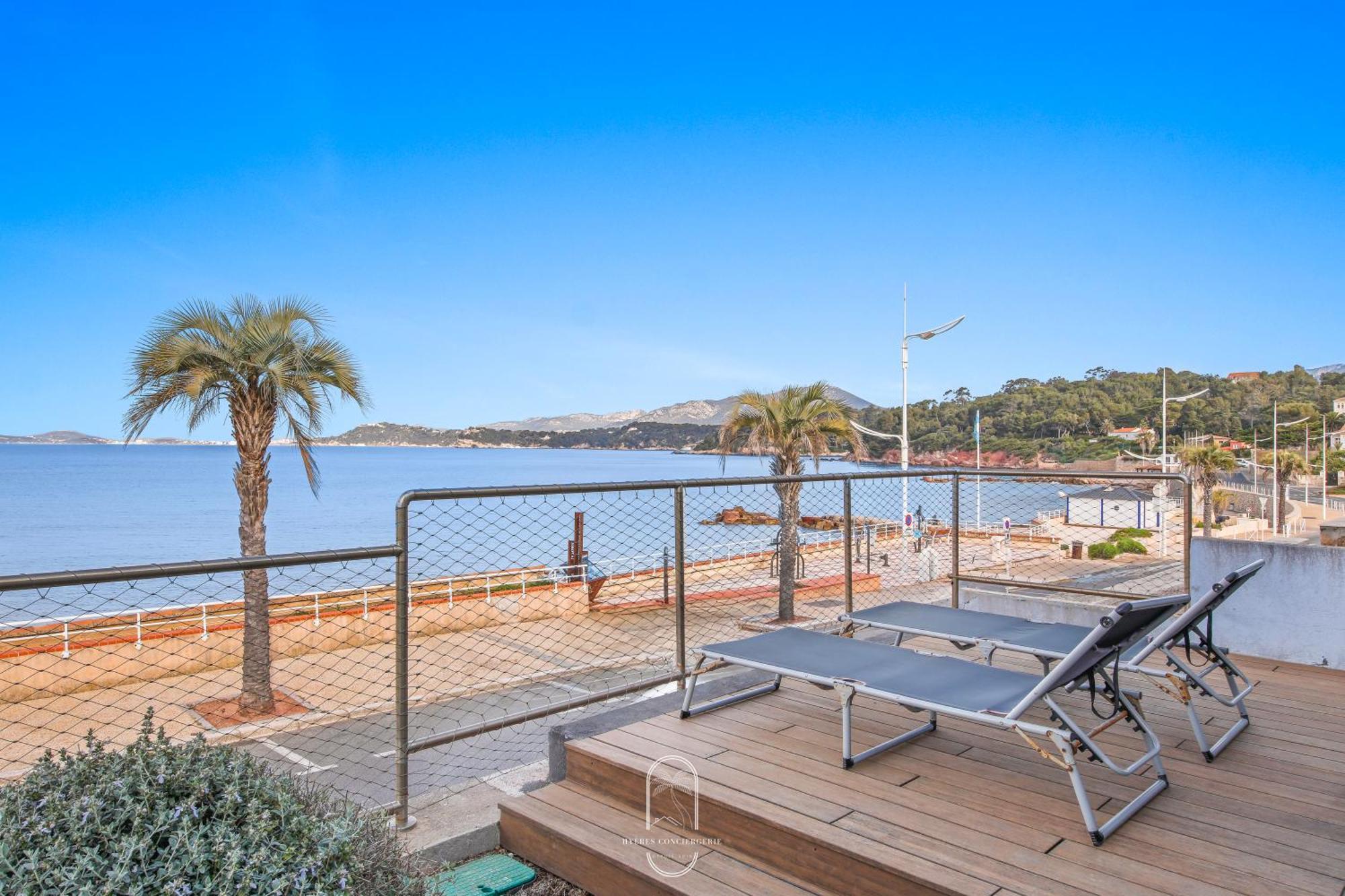 Villa Antoine Appartement Rdj Vue Mer Clim Wifi Parking Plage 50M La Garonne Le Pradet Eksteriør bilde